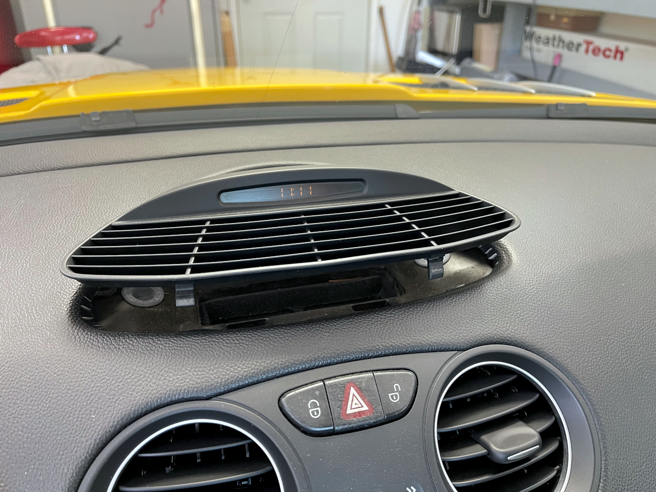 Dash vent lifted up